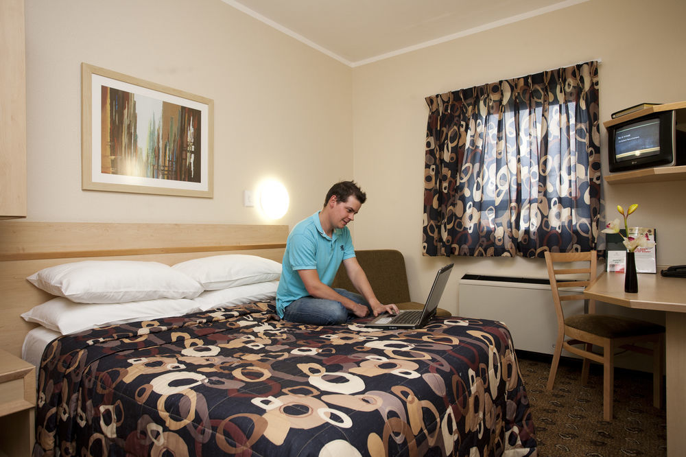 Road Lodge Bloemfontein Airport Экстерьер фото