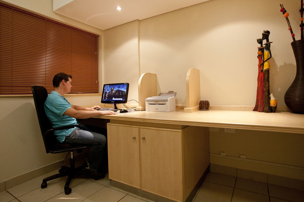 Road Lodge Bloemfontein Airport Экстерьер фото
