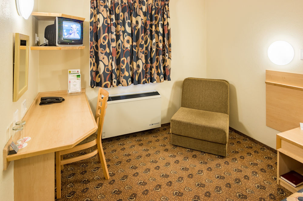 Road Lodge Bloemfontein Airport Экстерьер фото